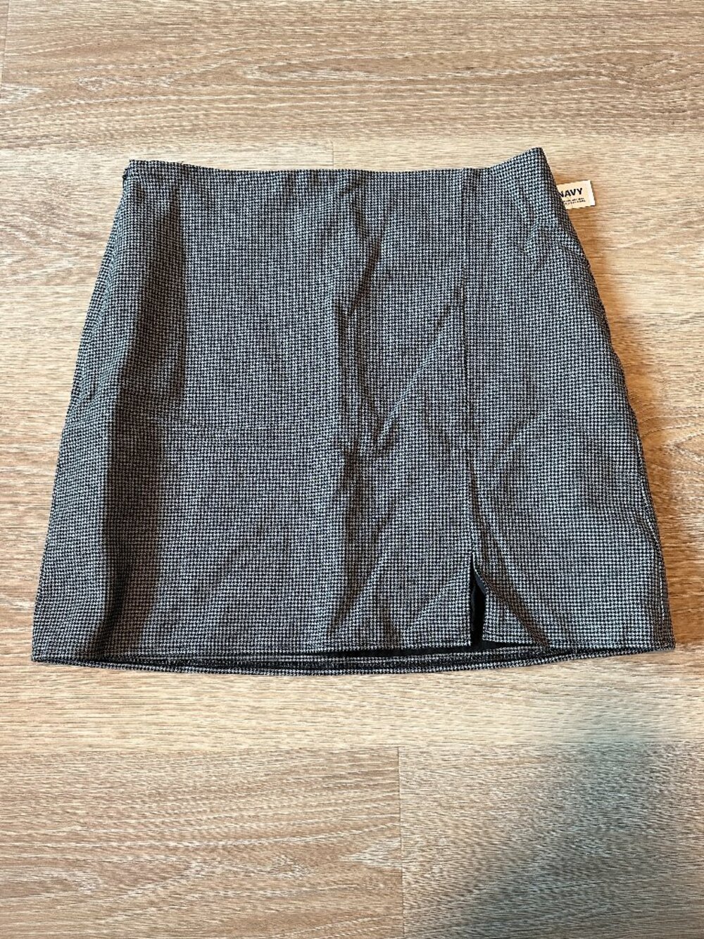 Old Navy Black and Gray Houndstooth Mini Skirt